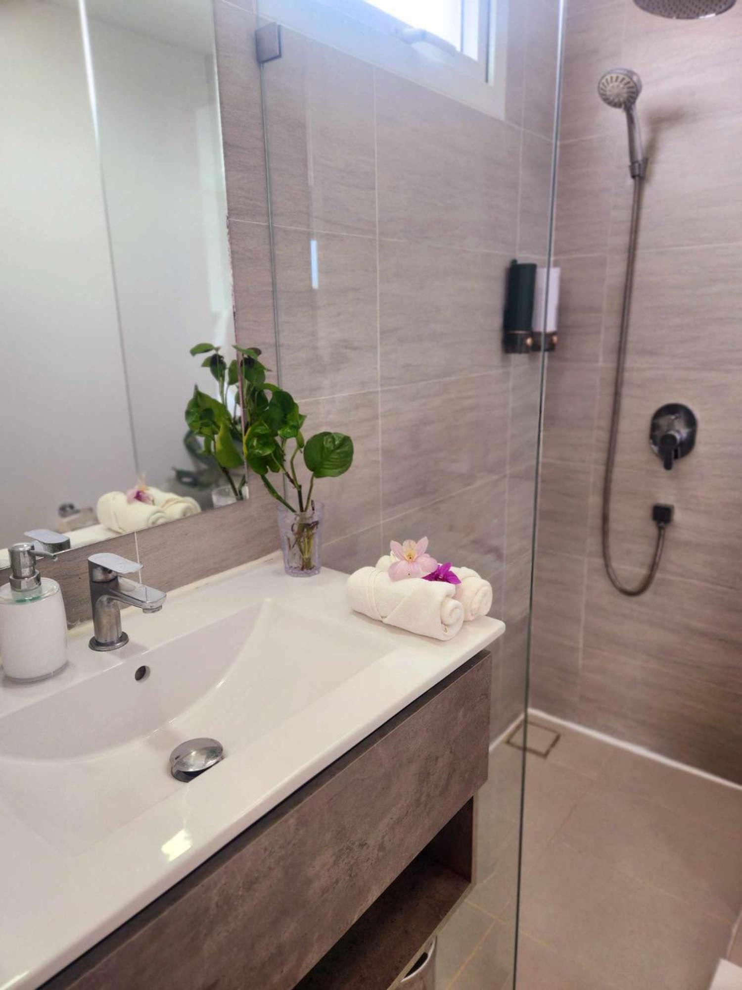 ทีพักติดหาดแหลม​แม่พิมพ์​Mantra Condo​ Rayong​ Ban Ang Buitenkant foto